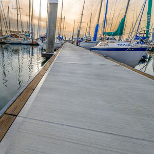 ponton flottant / d'amarrage / pour marina / pour port