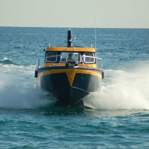 bateau de support pour la plongée / in-bord