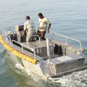 bateau auxiliaire de pêche / in-bord / diesel