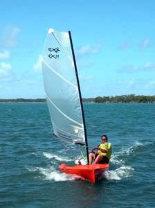 dériveur solitaire / de loisir / cat boat