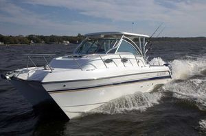 cabin-cruiser catamaran / hors-bord / bi-moteur / hard-top