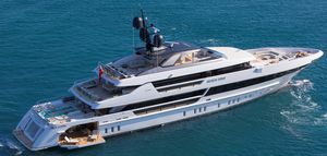 mega-yacht de croisière / avec timonerie / en acier / avec piscine