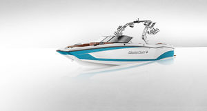 deck-boat in-bord / à double console / de wakeboard / de ski nautique
