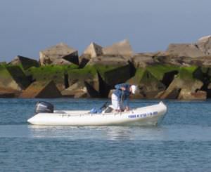 barque hors-bord / en HDPE