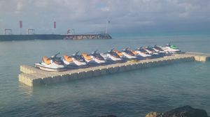 ponton modulable / flottant / pour amarrage à sec de jet-ski / pour marina
