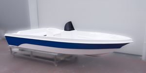 coque open hors-bord / à console centrale / de pêche sportive