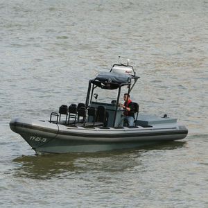 bateau militaire / in-bord