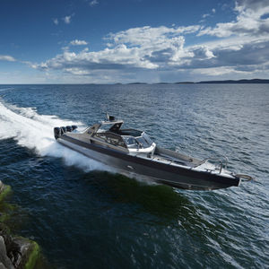 vedette hors-bord / quadrimoteur / open / à double console