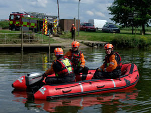 bateau de sauvetage hors-bord / bateau pneumatique