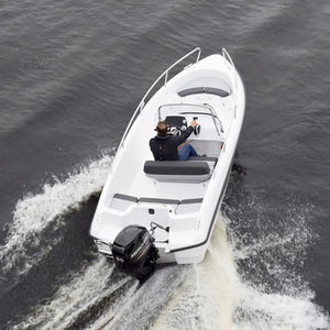 runabout hors-bord / bow-rider / de sport / max. 6 personnes
