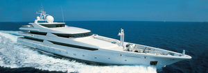 mega-yacht de croisière / raised pilothouse / en acier / 12 cabines