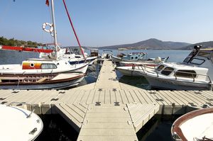 ponton modulable / flottant / d'amarrage / pour marina