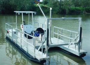 bateau de travail hors-bord / bateau ponton
