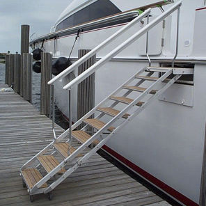 échelle pour yacht / escamotable / télescopique / d'embarquement