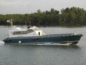 bateau de service offshore
