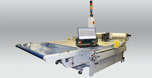 table de découpe CNC / à convoyeur / pour tissu en fibres composites / pour chantier naval