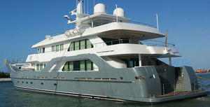 super-yacht de croisière / explorer / raised pilothouse / en acier