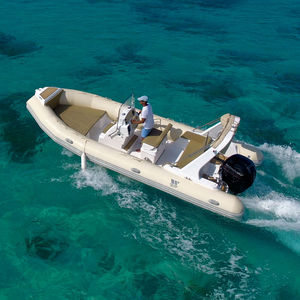 bateau pneumatique hors-bord / semi-rigide / à console centrale / max. 12 personnes
