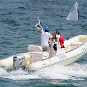 bateau pneumatique hors-bord / à console centrale / de plongée / max. 10 personnes