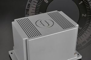 gyro-compas pour navire / électronique