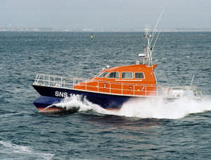 bateau de recherche et sauvetage in-bord