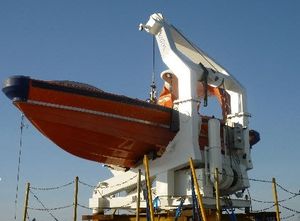 bossoir pour navire / pour canot de secours / hydraulique / pivotant