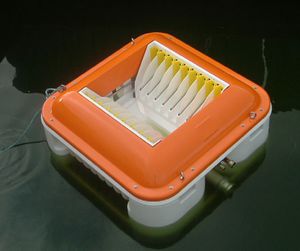 écrémeur d'hydrocarbures à disque / à bande oléophile / pour eau calme / pour rivière
