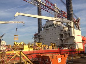 grue pour navire / de pont