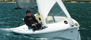 monocoque / quillard de sport / cockpit ouvert / quille relevable
