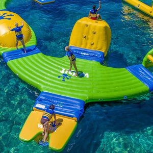 jeu aquatique plateforme / gonflable