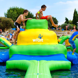 jeu aquatique pyramide / gonflable / flottant