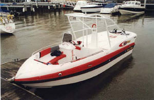 bateau de parachute ascensionnel in-bord