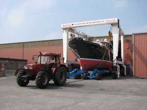 remorque de manutention lourde / pour chantier naval / toutes roues directrices