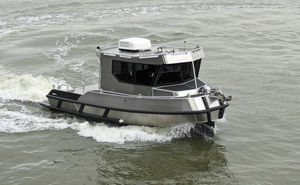 bateau d'études hydrographiques Z-drive