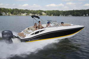 deck-boat hors-bord / de wakeboard