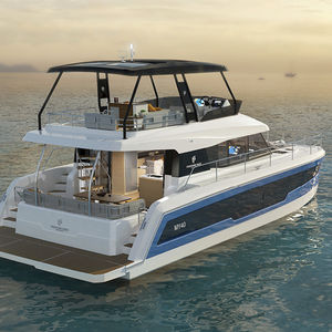 vedette catamaran / in-bord / bimoteur / à fly