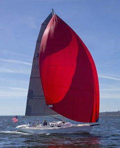 monocoque / de course-croisière / cockpit central