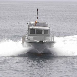 bateau de surveillance / in-bord hydrojet
