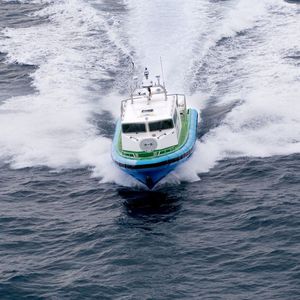 bateau de surveillance / hors-bord / bateau pneumatique semi-rigide