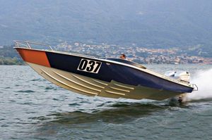 runabout hors-bord / bi-moteur / de sport