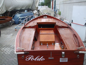 monocoque / daysailer / en bois / 1 cabine