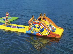jeu aquatique toboggan / flottant