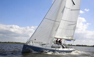 voilier de croisière / cockpit ouvert / sail-drive