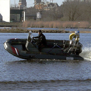 bateau de surveillance / hors-bord / bateau pneumatique semi-rigide