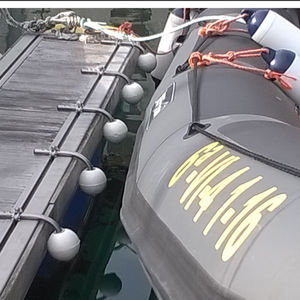 pare-battage pour marina / pour ponton / roue