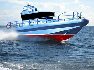 bateau de service pour parc éolien / in-bord hydrojet / en aluminium