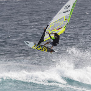 planche à voile de vagues / de freeride / de freestyle / tri fin