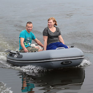 bateau pneumatique hors-bord / RIB / de sport / multiusage