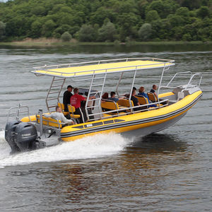 bateau pneumatique hors-bord / bimoteur / semi-rigide / à console centrale