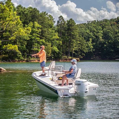 Bay boat hors bord 192 JLS Carolina Skiff à console centrale